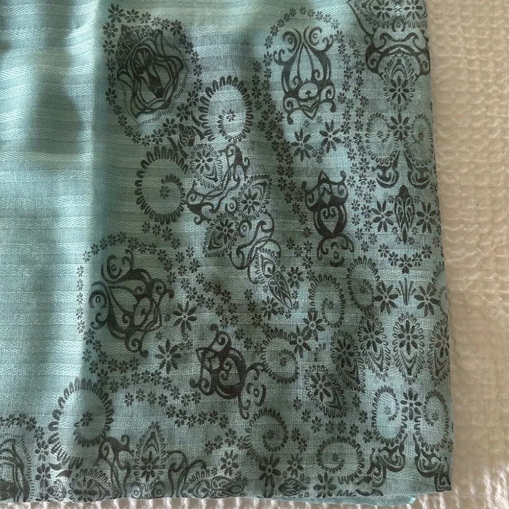Light blue scarf